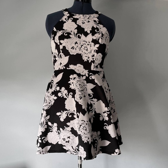 Trixxi Juniors Halter Tie Back Dress Black with Pinkish Floral Print Sz Medium - Picture 1 of 12